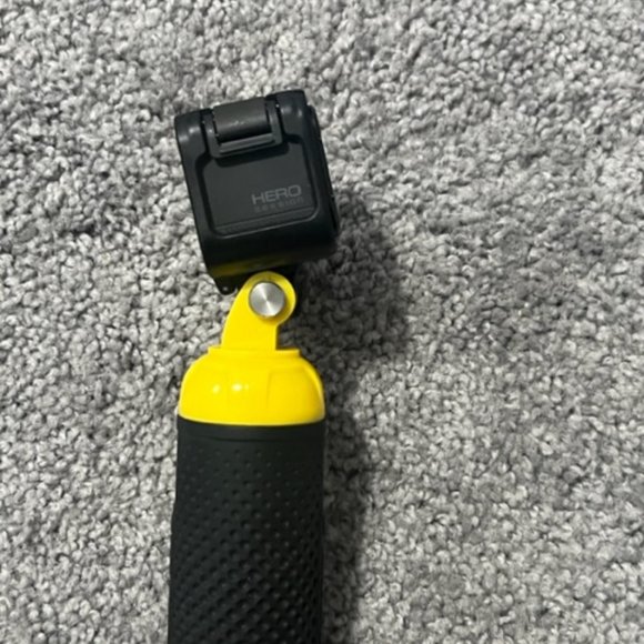 GoPro Hero Session w/ Hand Grip - Picture 6 of 8